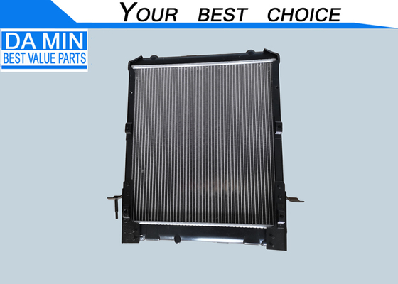 Radiateur 4HG1 8971771931 NPR NQR Pièces de refroidissement du moteur Hauteur du noyau 530mm Largeur du noyau 490mm Réservoir d'eau en aluminium-plastique