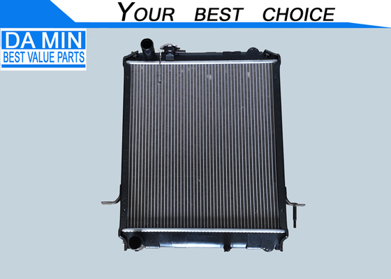 Radiateur 4HG1 8971771931 NPR NQR Pièces de refroidissement du moteur Hauteur du noyau 530mm Largeur du noyau 490mm Réservoir d'eau en aluminium-plastique